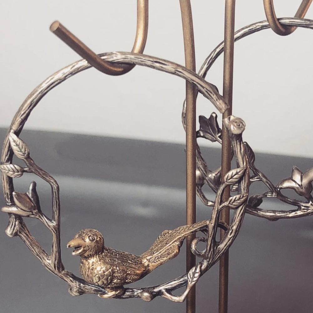 QUETZALLI WHITE BRASS FLORAL BIRD WEIGHTS
